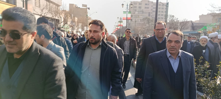 حضور پرشور در راهپیمایی 22 دی ماه 5